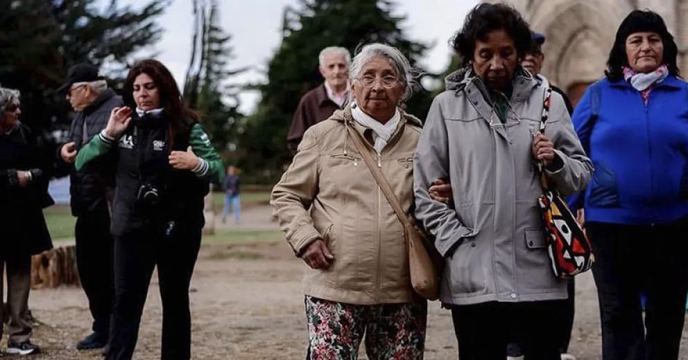 Abuelos de Viedma recorrieron la provincia en tren y llegaron a Bariloche