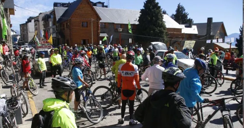 Cientos de ciclistas pedalearon por la vida