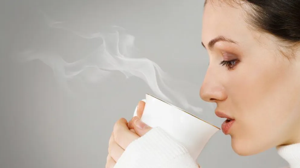 Aseguran que el té muy caliente duplica el riesgo de sufrir cáncer
