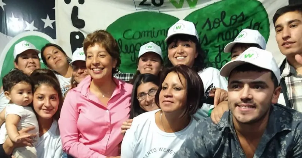 Arabela Carreras estuvo en el local de Juntos
