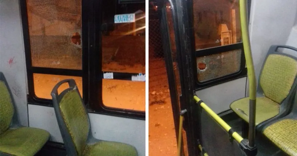 Otra vez apedrearon un micro urbano