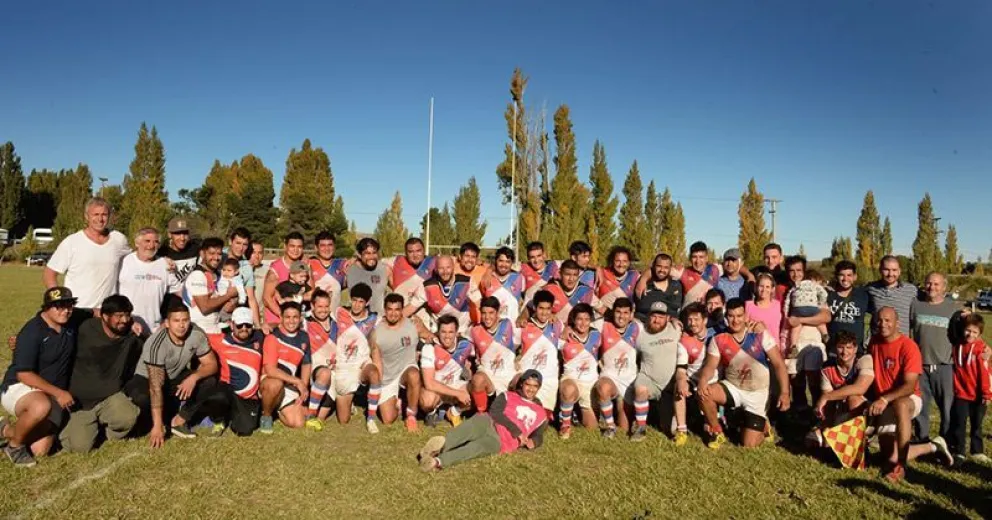 Dina Huapi Rugby club sigue haciendo historia: derrotó cómodamente a Pehuenes