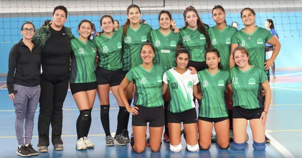 El vóley de fiesta en Dina Huapi con la Copa Gigantes de Malvinas