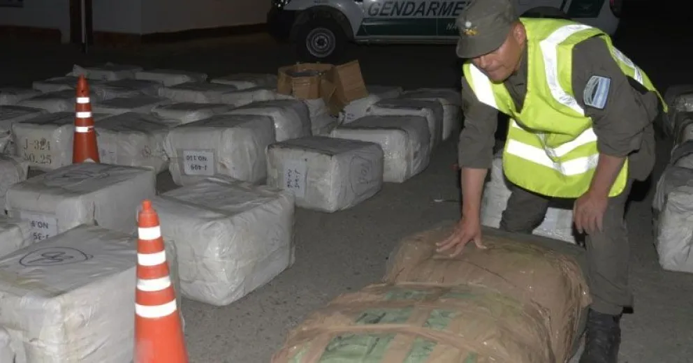 Secuestran mercadería sin documentación que llevaban a Buenos Aires