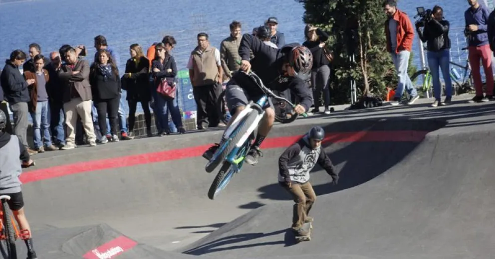 Bariloche ya tiene su circuito  para práctica de deportes  sobre ruedas en la Costanera