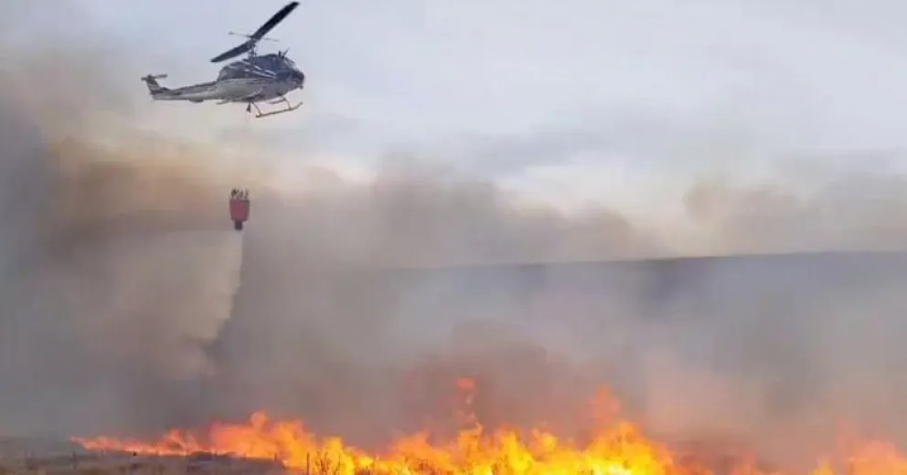 El viento hizo que el fuego se descontrolara