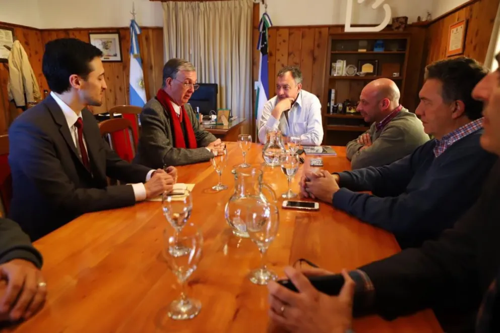 Gennuso se reunió con el embajador de Brasil por intercambios turísticos