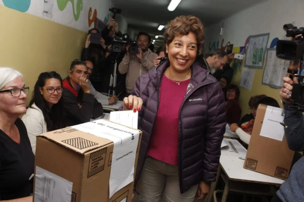 Votó Carreras: “me siento confiada, tranquila y contenta”