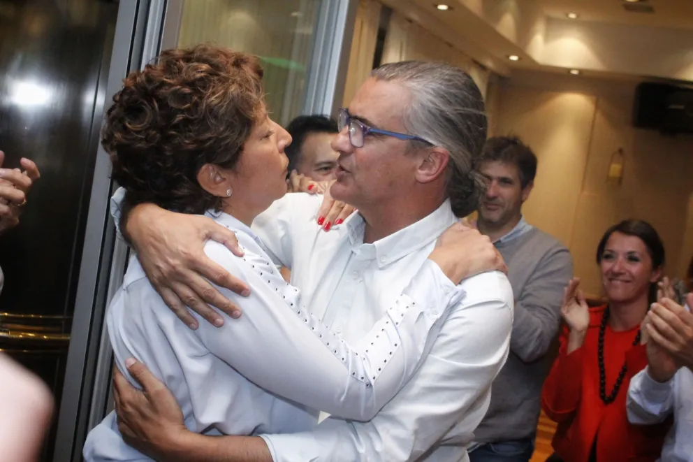 Carlos Valeri: “estamos felices de este reconocimiento de la gente”