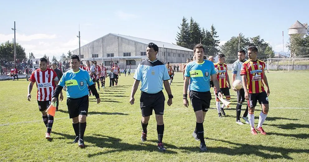 Estudiantes-Cruz del Sur, el gran choque futbolero del fin de semana