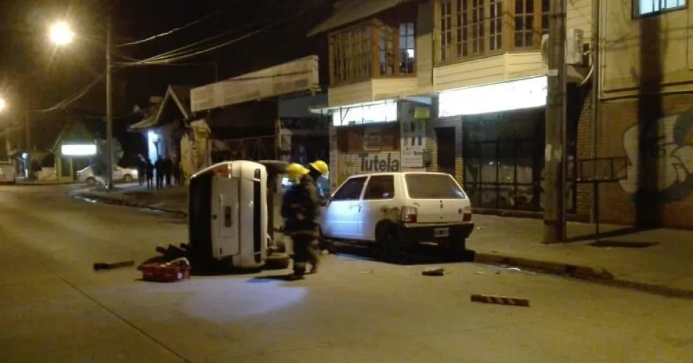 Impresionante vuelco sobre calle Gallardo