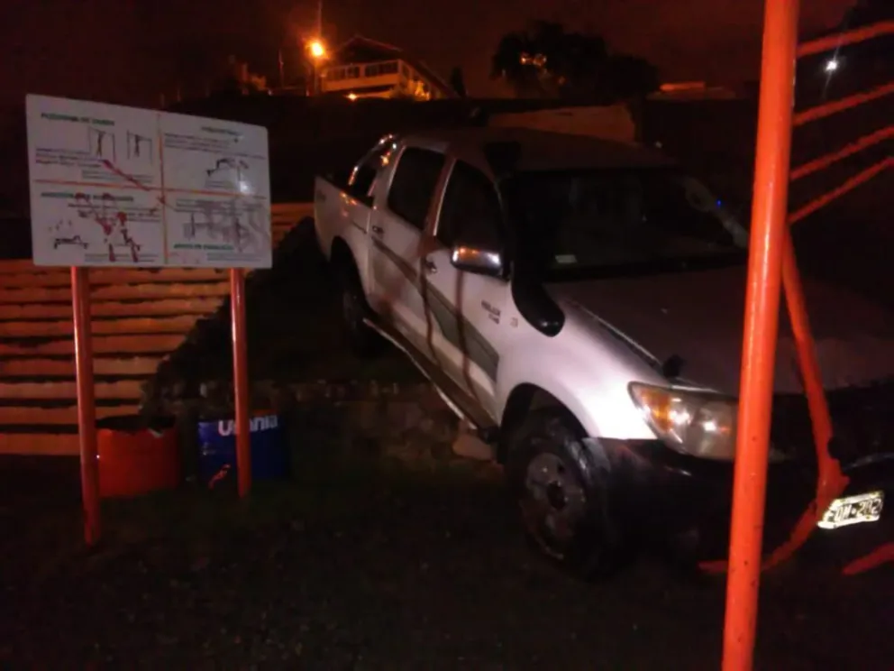 Una camioneta cayó por las escaleras en el Velódromo