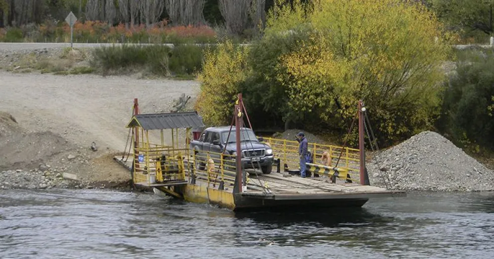 Balsa de Villa Llanquín comienza el horario de invierno