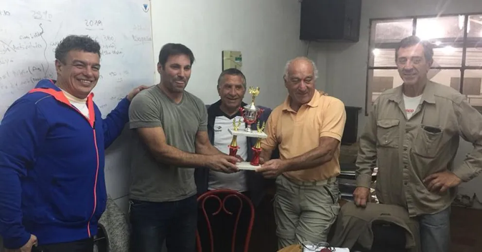 El Club Nahuel Huapi le abrió las puertas al vóley federado