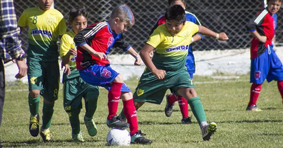 Rueda la pelota en la séptima  edición de la Bariloche Cup