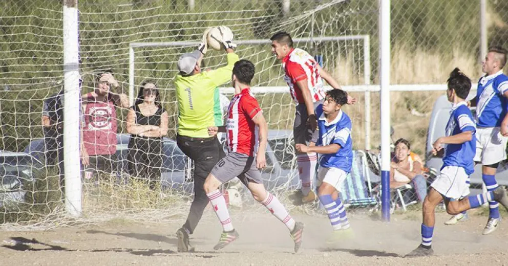 En la octava fecha, cinco equipos luchan por un lugar en semifinales