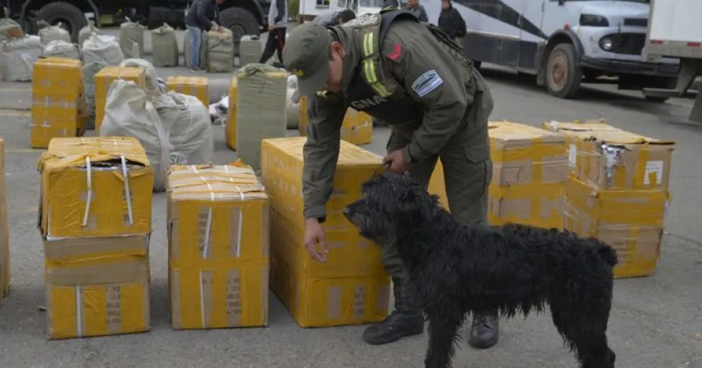 En dos vehículos detectaron contrabando por dos millones de pesos