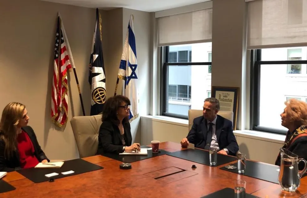 Pichetto en Nueva York: reuniones con bancos, inversores y Consejo Judío Mundial   