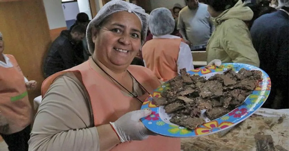 El barrio Pilar II vivió su fiesta con la barra de chocolate