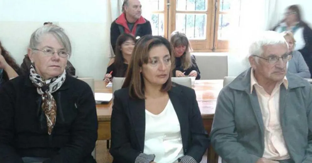 Los miembros de la Junta saliente.