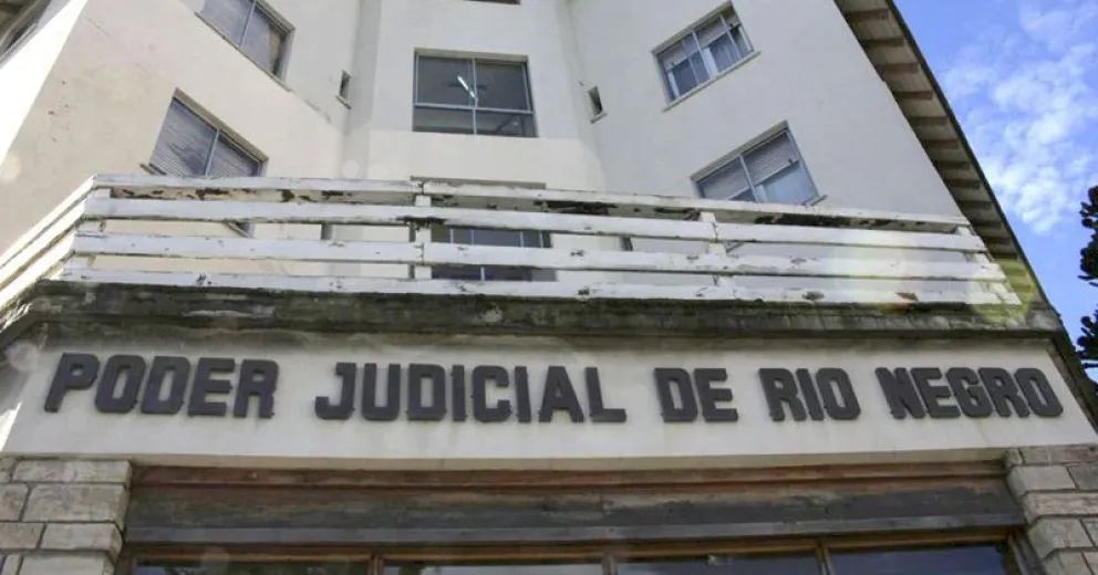 Diez meses de prisión en suspenso por amenazas y golpes a su pareja