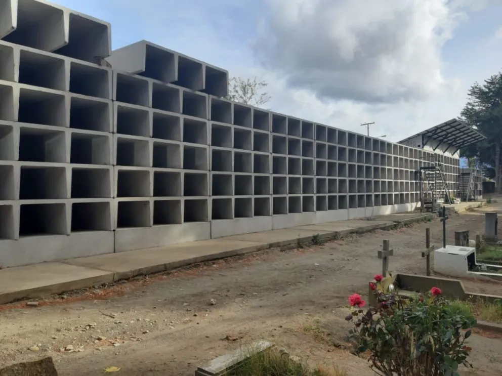 Avanzan las obras de infraestructura en el cementerio municipal