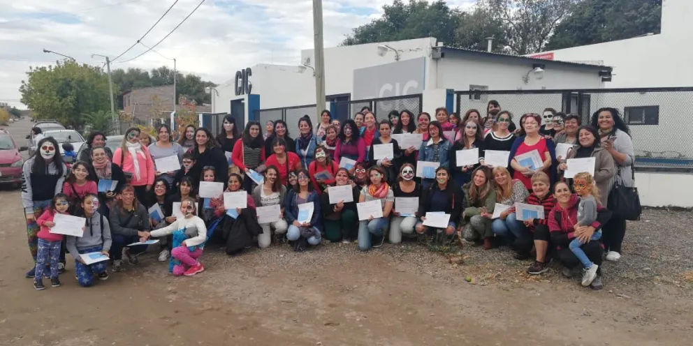 García Larraburu acercó talleres de formación y capacitación laboral a la comunidad del Valle rionegrino