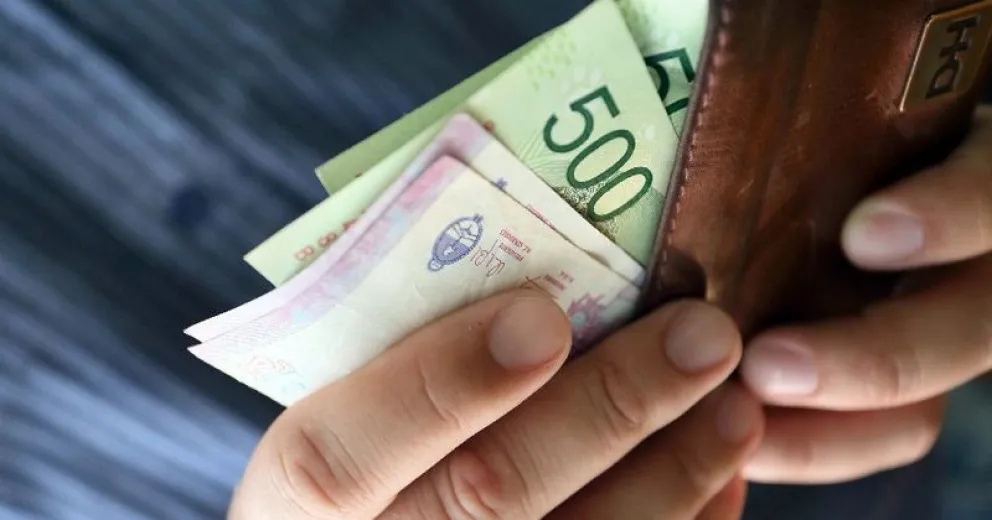Comenzaron a cobrar sus salarios los estatales rionegrinos