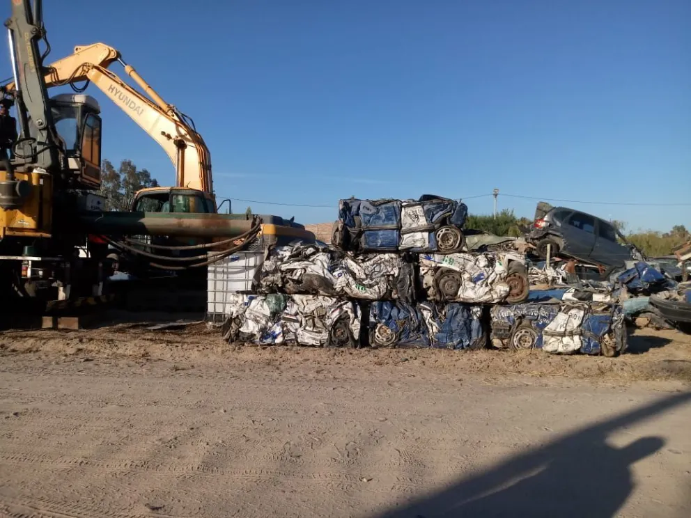 Continúa el proceso de compactación y descontaminación en Río Negro   