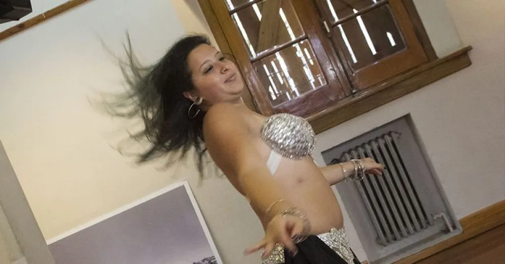 Invitaron a bailar en el Centro Cívico luego del desfile