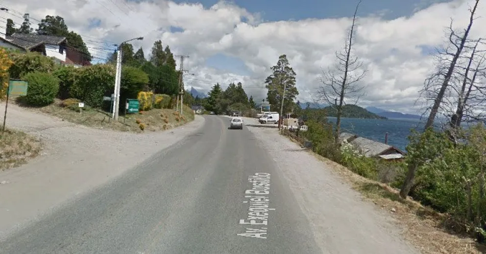 Cayó de la moto en la que iba como acompañante y murió en el acto