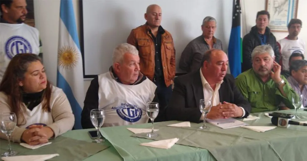 Gremios que integran la CGT lanzarían un paro por fallo judicial que limita las protestas