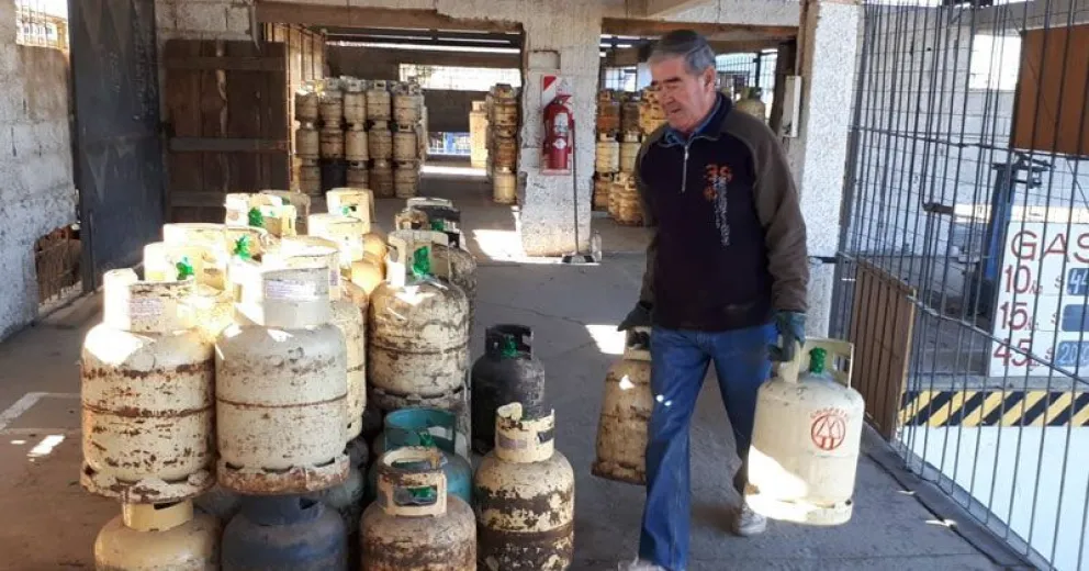 Comprar garrafas o leña es una gran preocupación de los vecinos