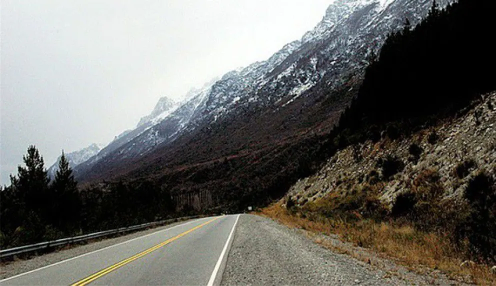 Las rutas de Bariloche se preparan para el invierno