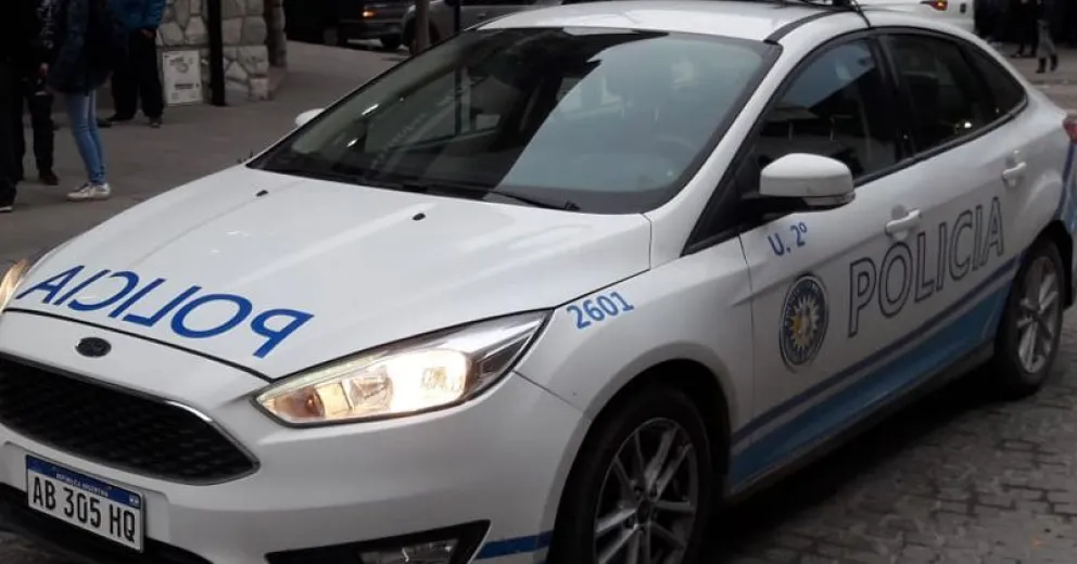 Lesionaron a dos efectivos policiales en una reyerta afuera de un local bailable