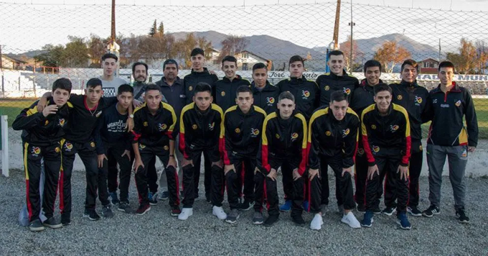 El Sub18 de Cruz del Sur debuta en Esquel