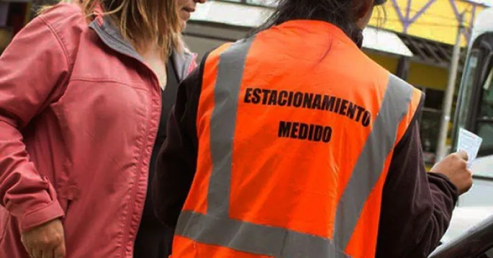 Le robaron más de 100 mil pesos de la recaudación a la operadora del Estacionamiento Medido