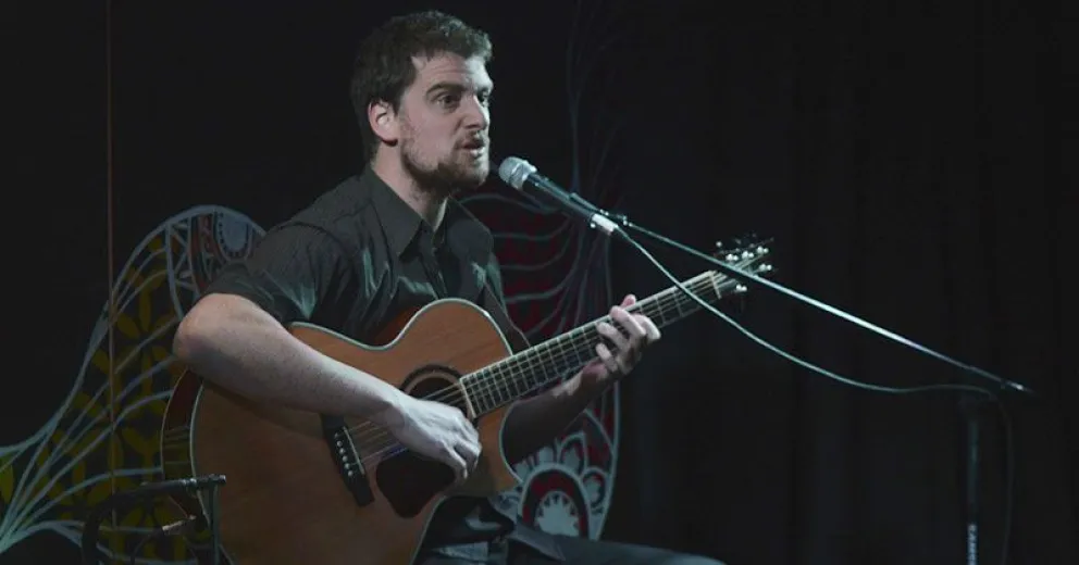 Julián Diafirmasú hilvana álbum paso a paso