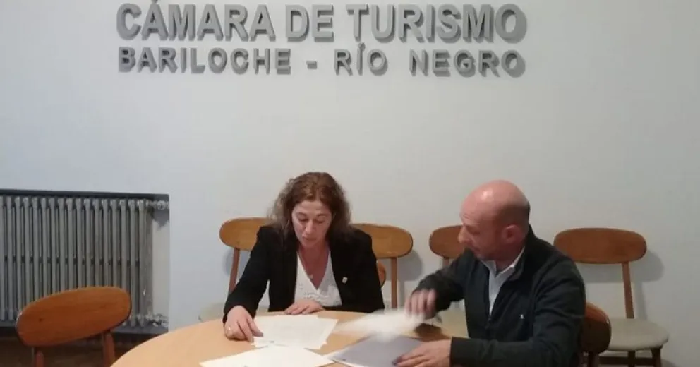 Cámara de Turismo firmó importante convenio de capacitación e investigación