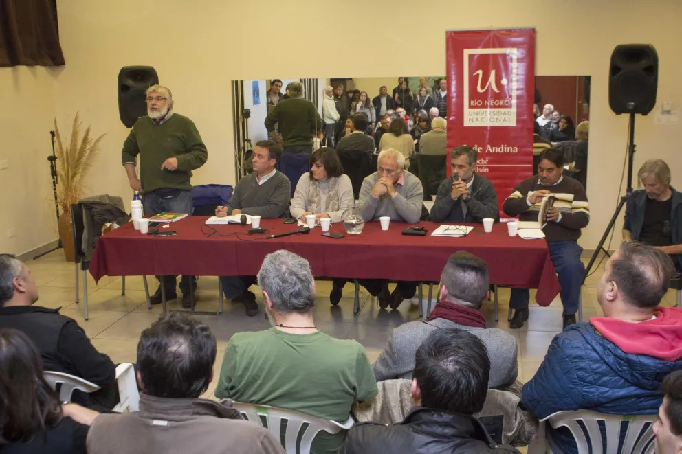 Se realizó el primer panel de ideas de los candidatos a intendente