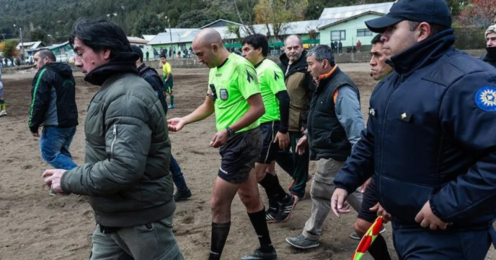 Los árbitros consideran la agresión a su colega en cancha de Arco Iris como un hecho aislado