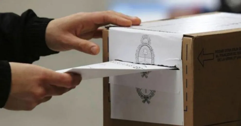 El intendente formalizó el llamado a elecciones para el 1° de septiembre