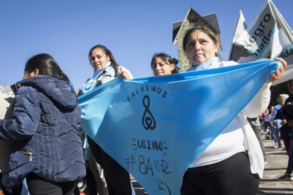 Convocan a un bocinazo para pedir "justicia" por el ginecólogo Rodríguez Lastra