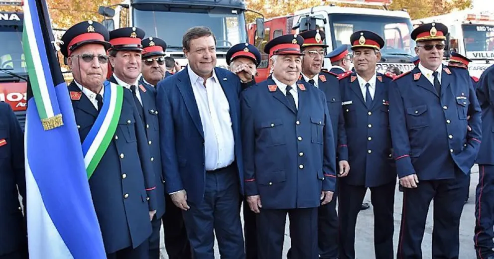 Weretilneck encabezó los festejos por el Día del Bombero en Villa Regina