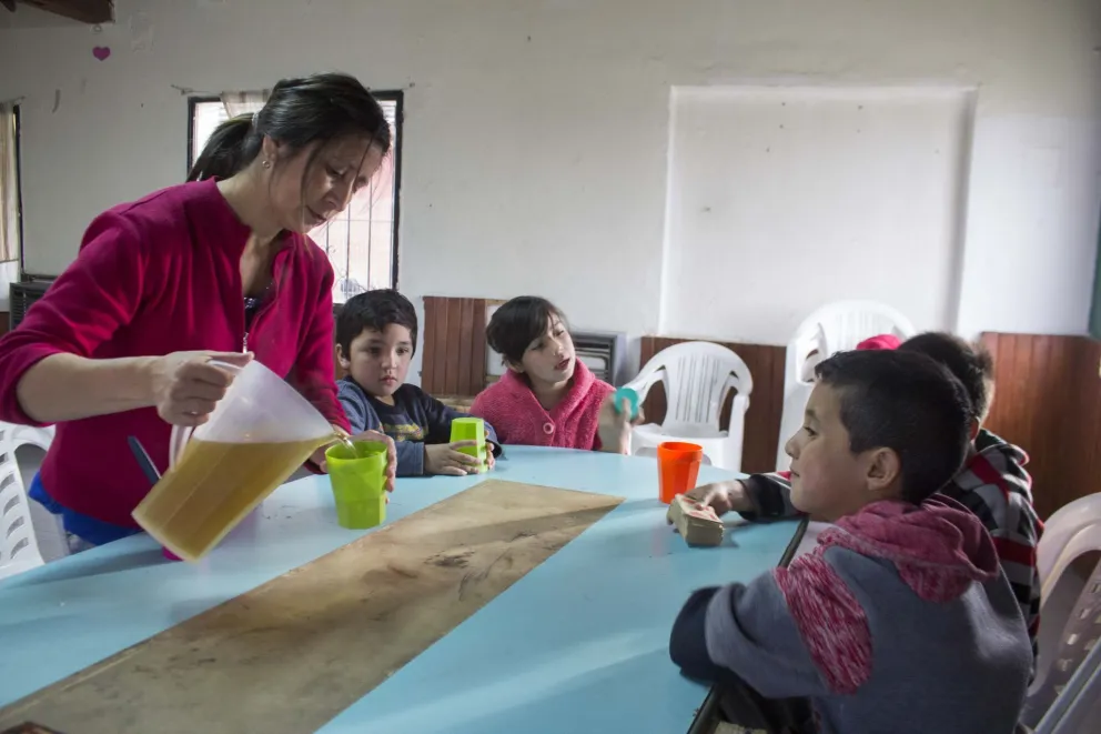 El Merendero Móvil Arrayanes brinda cosas ricas y mucho cariño a los más pequeños