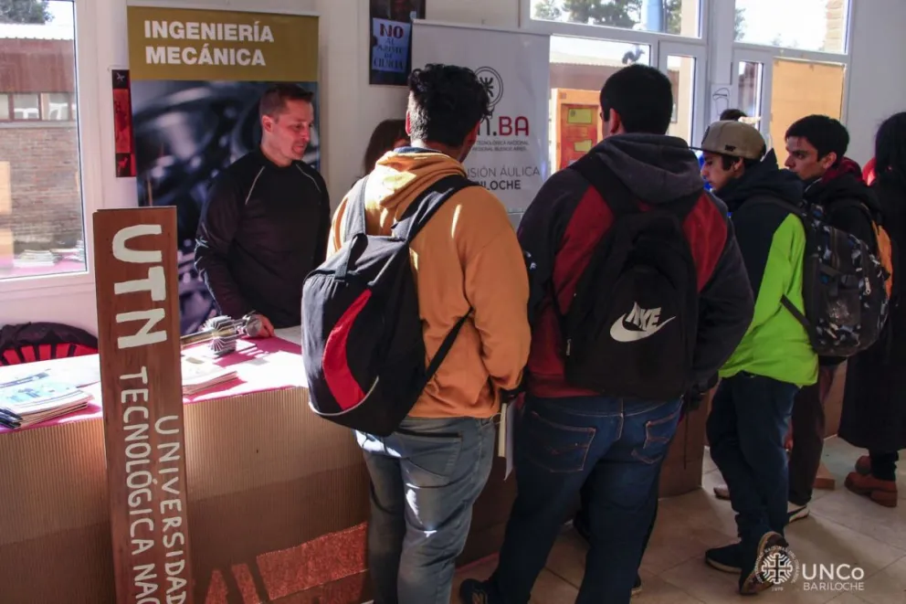 Cerca de 1.000 estudiantes secundarios  recorrerán la Muestra de Carreras de Educación Superior Pública en Bariloche
