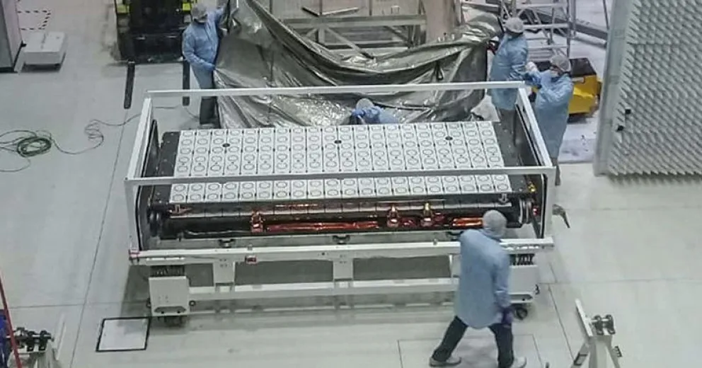 Ya está en INVAP el ala de la antena radar del satélite SAOCOM 1B que se construye
