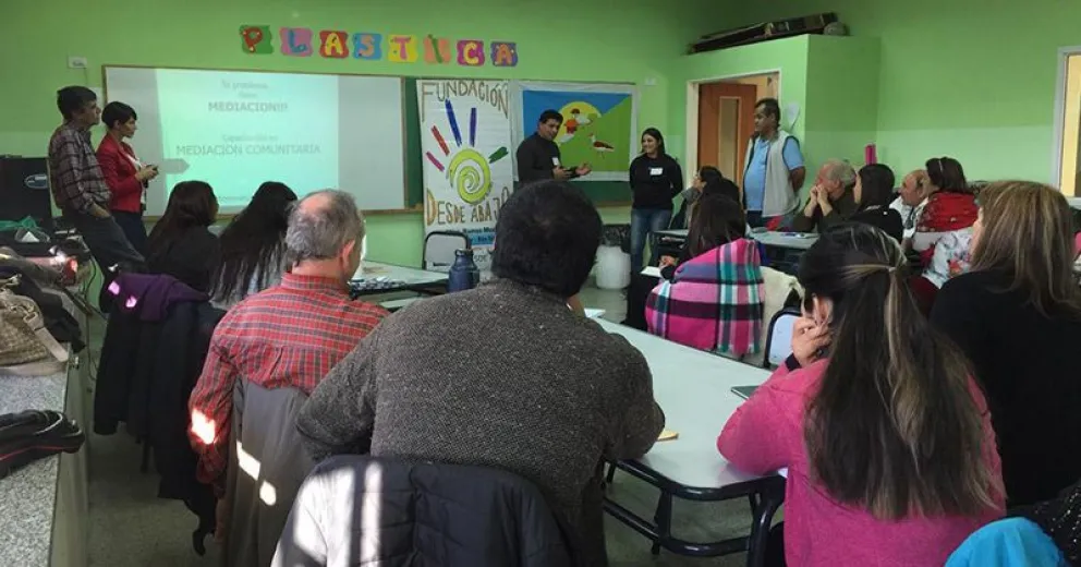 Primer encuentro de mediación comunitaria en Las Victorias