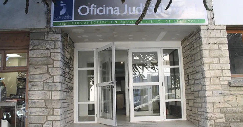 Diez meses de prisión para un delincuente sorprendido con una rueda y otros elementos robados