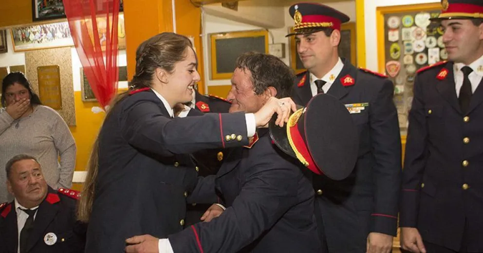 Reconocimiento al bombero voluntario “Popeye” al cumplir 25 años de servicio